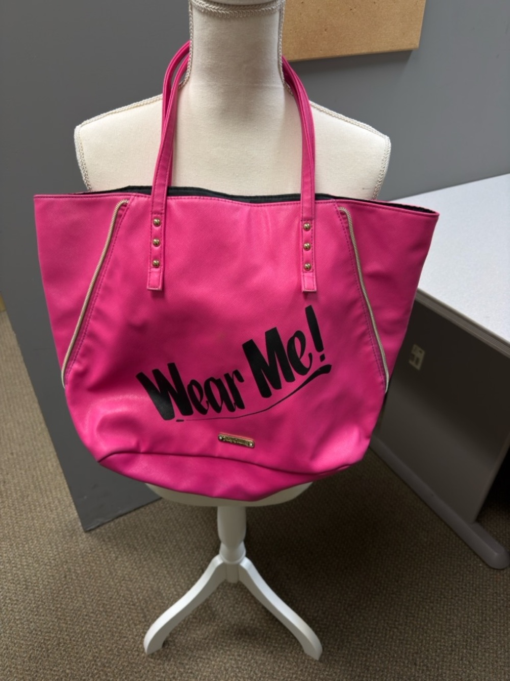 Wear Me! Juicy‎ Couture Pink Tote Bag - Fashionable  Shoulder Bag